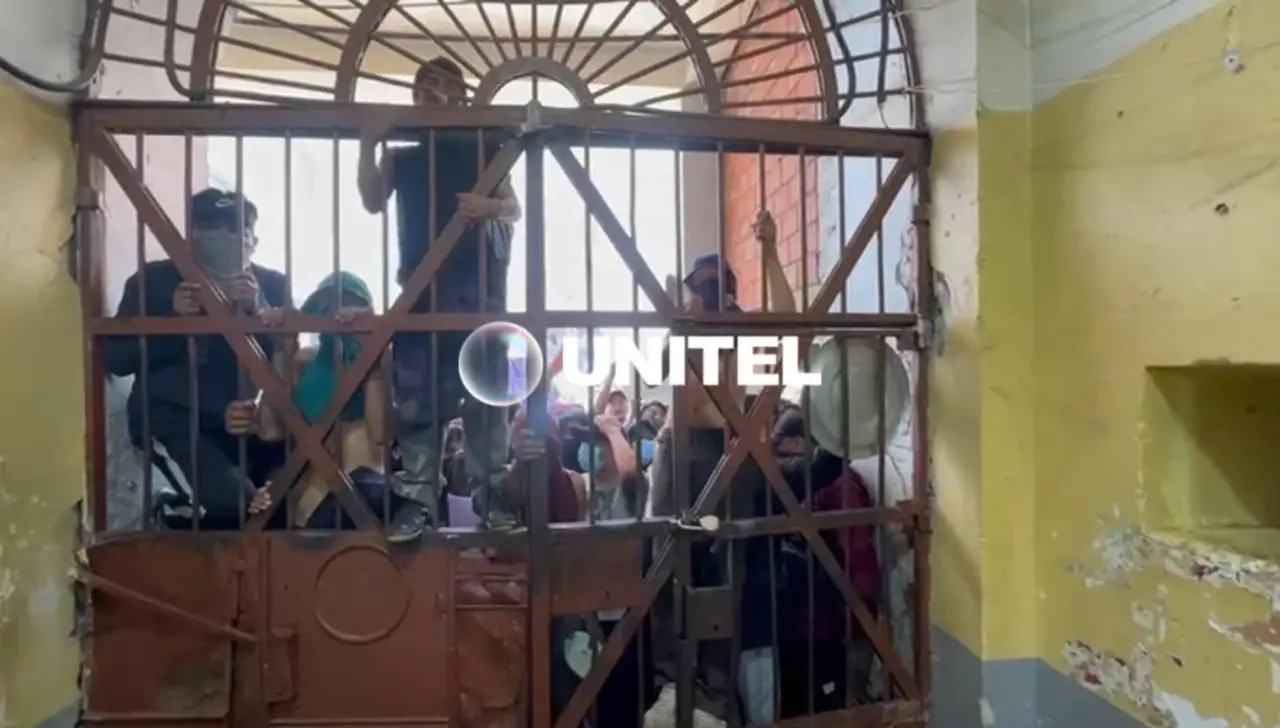 Reclusos de la cárcel de San Pedro protestan para pedir prediarios