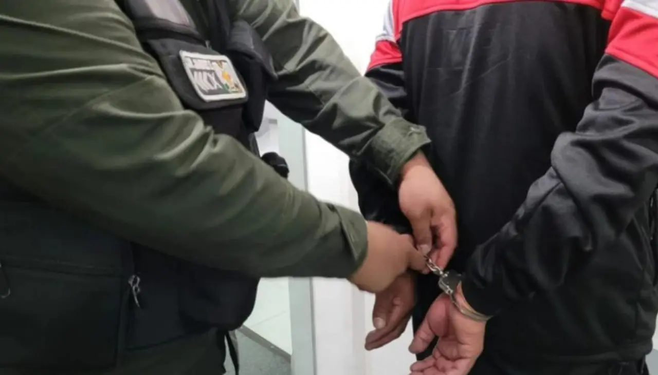 Un hombre es acusado de violar a sus hijastras y tras 11 años, cometió el mismo delito contra sus nietas, reporta Fiscalía 
