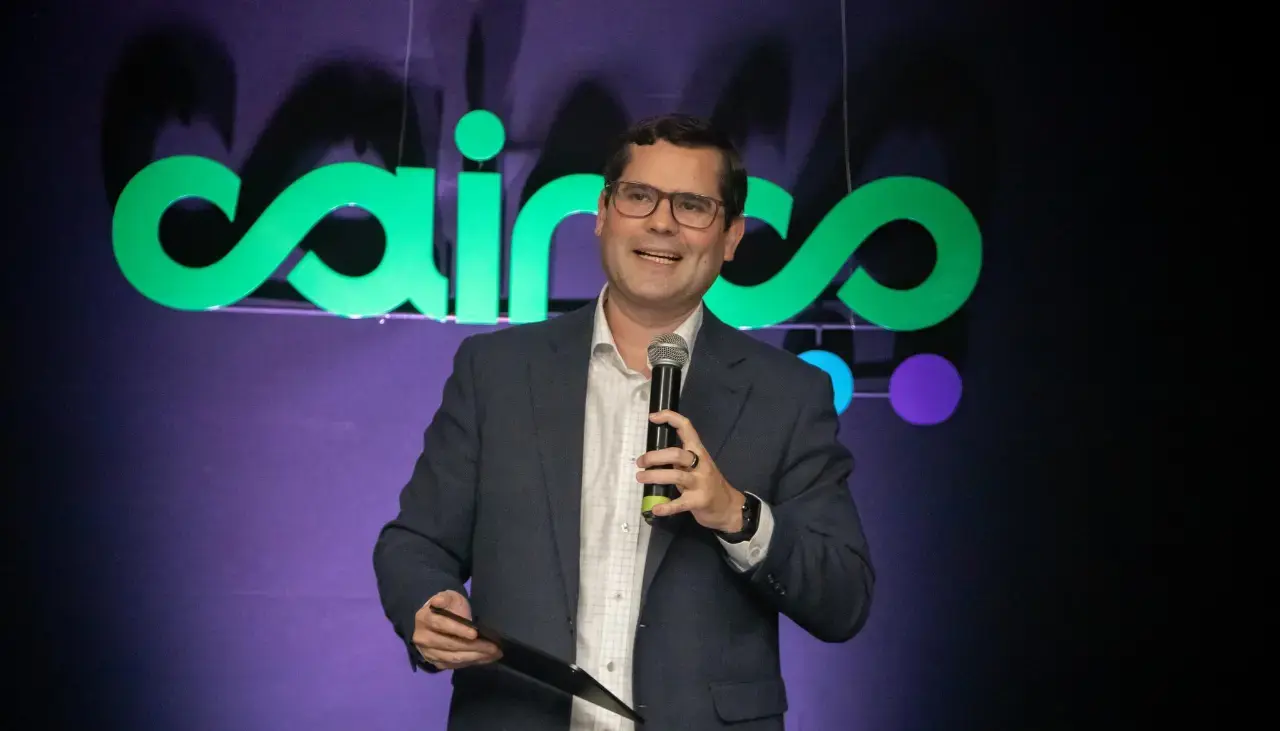 Presidente de Cainco dice que el salario mínimo fijado por el Gobierno “repite esquemas” porque “no surge de un diálogo tripartito” 