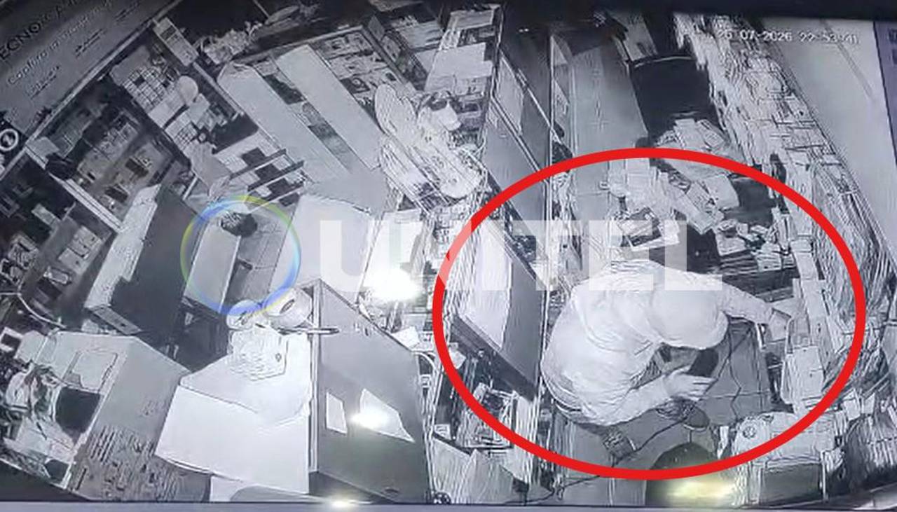 Delincuentes roban $us 100.000 en celulares y tablets de una céntrica tienda en Cochabamba 