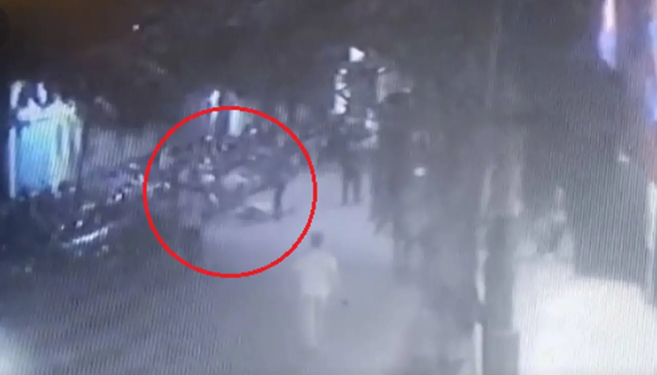 Video: Joven queda en coma tras ser golpeado a la salida de un boliche
