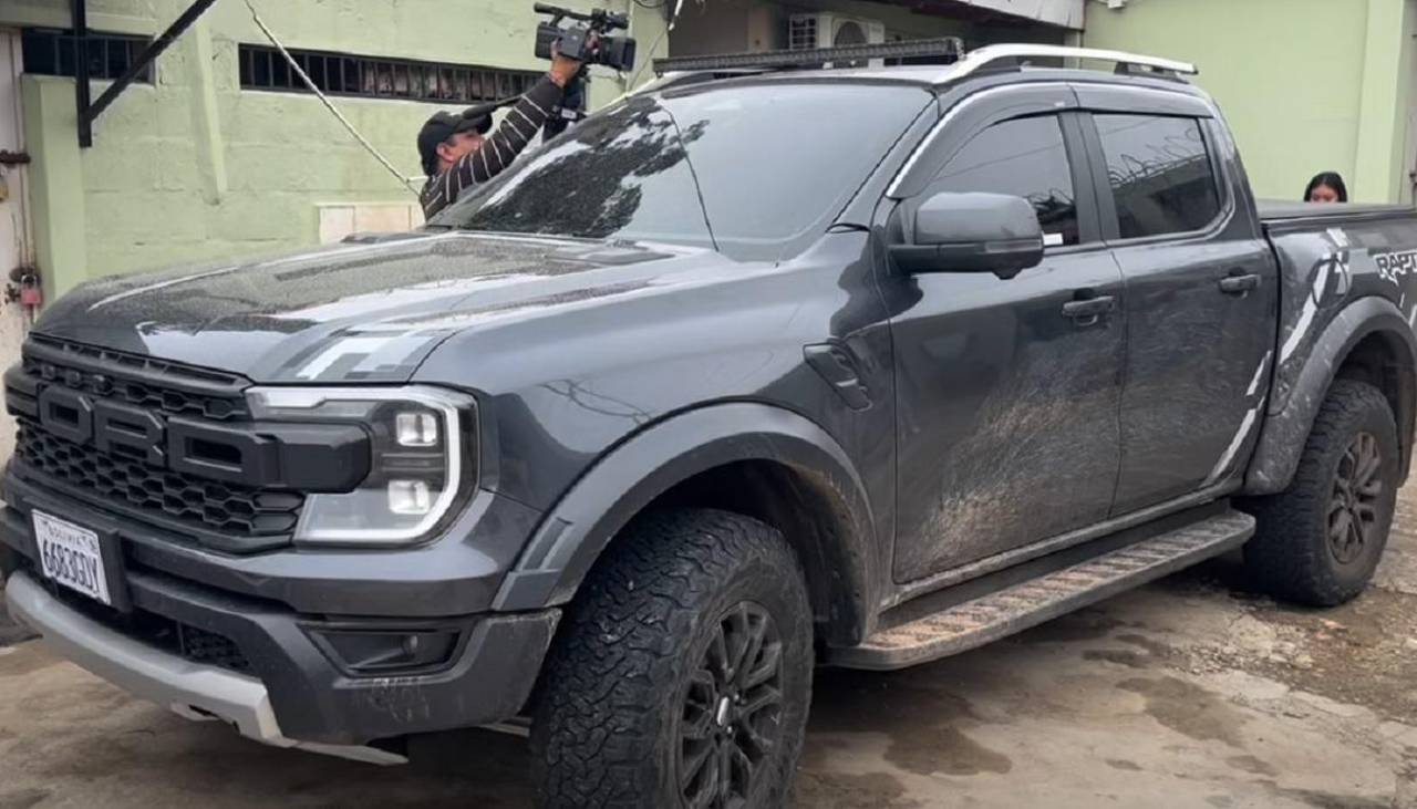 Tres personas tratan de evadir control policial y al ser interceptados ofrecen $us 2.000 a uniformados