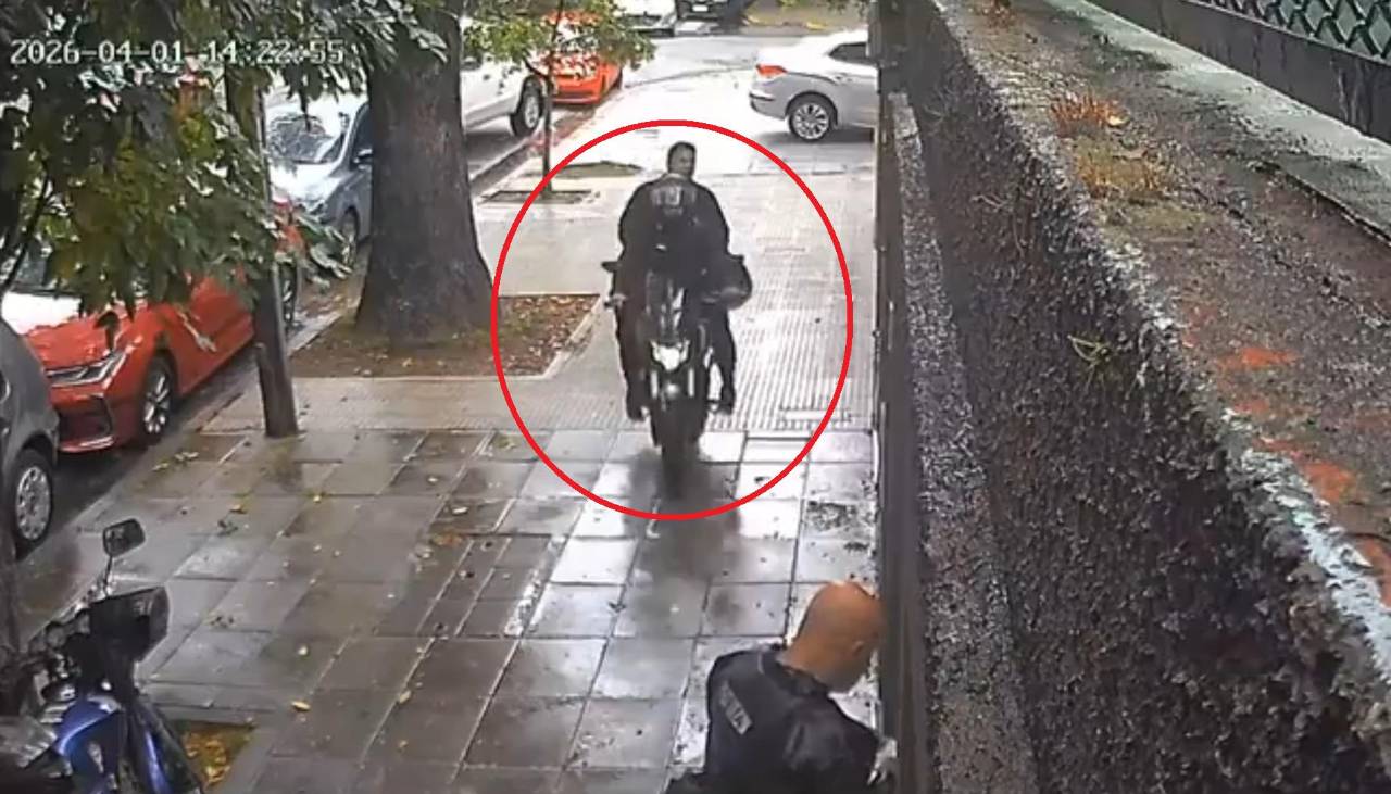 Repartidor balea a un ladrón que quiso robarle y que fue abandonado por sus cómplices