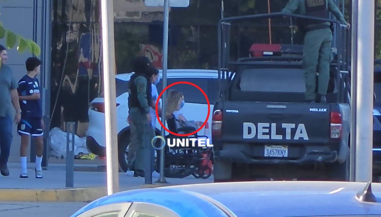 Con resguardo policial, Nadia Beller sale de la clínica tras recibir el alta médica