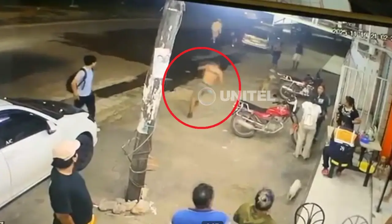 Cae sujeto acusado de apuñalar a otro en un restaurante de pollos: sale a la luz video del lugar