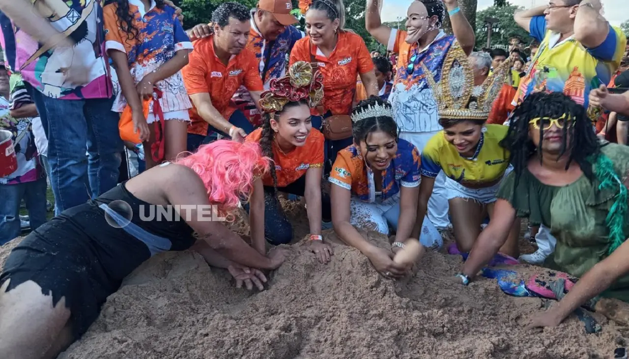 ¡Chau Carnaval! Ariane y los Pengas se despiden de la fiesta grande enterrando al ‘muñeco’