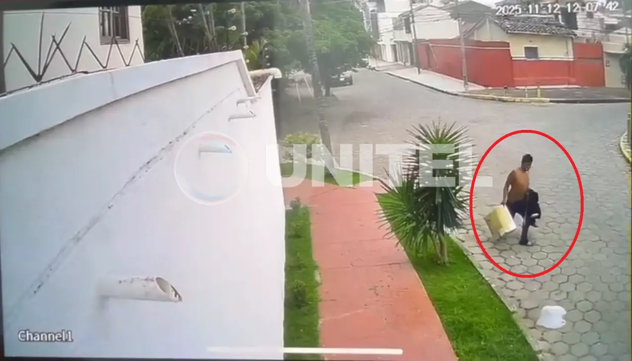 Cámara de seguridad capta a sujeto que presuntamente dejó a un bebé sin vida en el centro cruceño