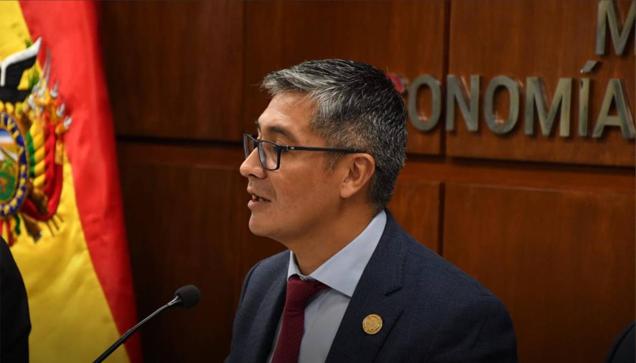 Gobierno no responderá a pliego de la COB ni a pedido de aumento salarial antes del 1 de mayo