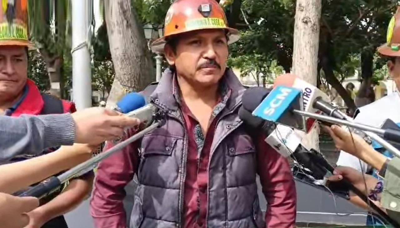 Gobierno acusa a exdirigente evista por coordinar con Evo actos violentos y por restos óseos hallados en su casa