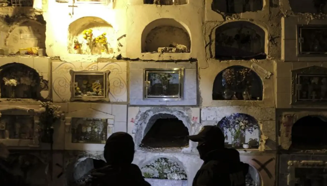 Detectan rituales de “magia negra” en nichos abandonados del Cementerio General de La Paz