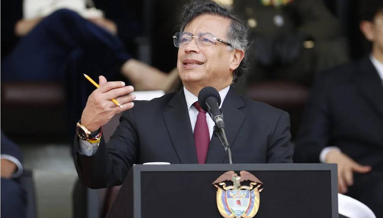 Presidente colombiano dice que Bolivia vive una "insurrección popular" y ofrece mediación ante la crisis
