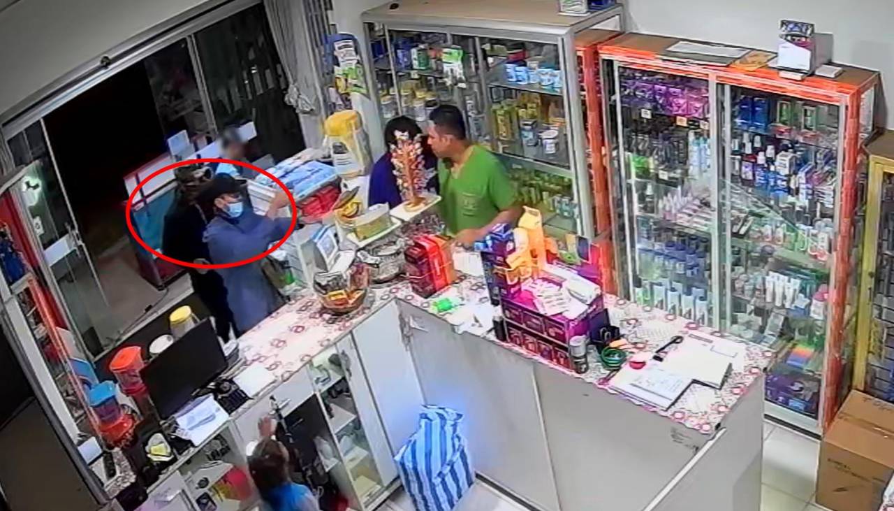 Video: Atracadores en moto se llevan miles de bolivianos en asalto a una farmacia del Plan Tres Mil