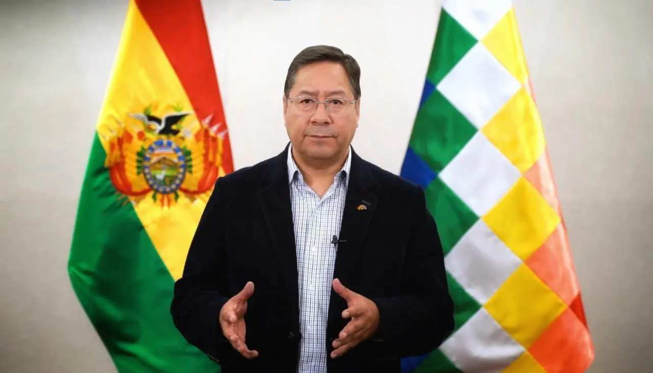 Luis Arce felicita a Rodrigo Paz por su victoria y al TSE por su trabajo