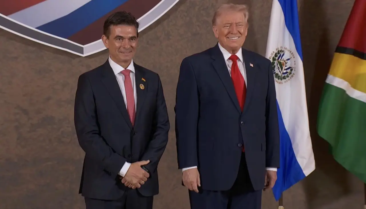 Rodrigo Paz y líderes del mundo condenan el incidente armado donde Trump fue evacuado