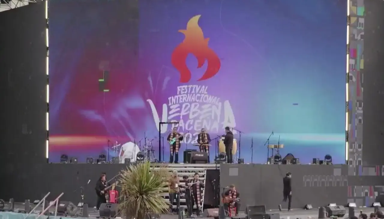 La Paz ya vive la verbena paceña que promete una gala de artistas bolivianos 
