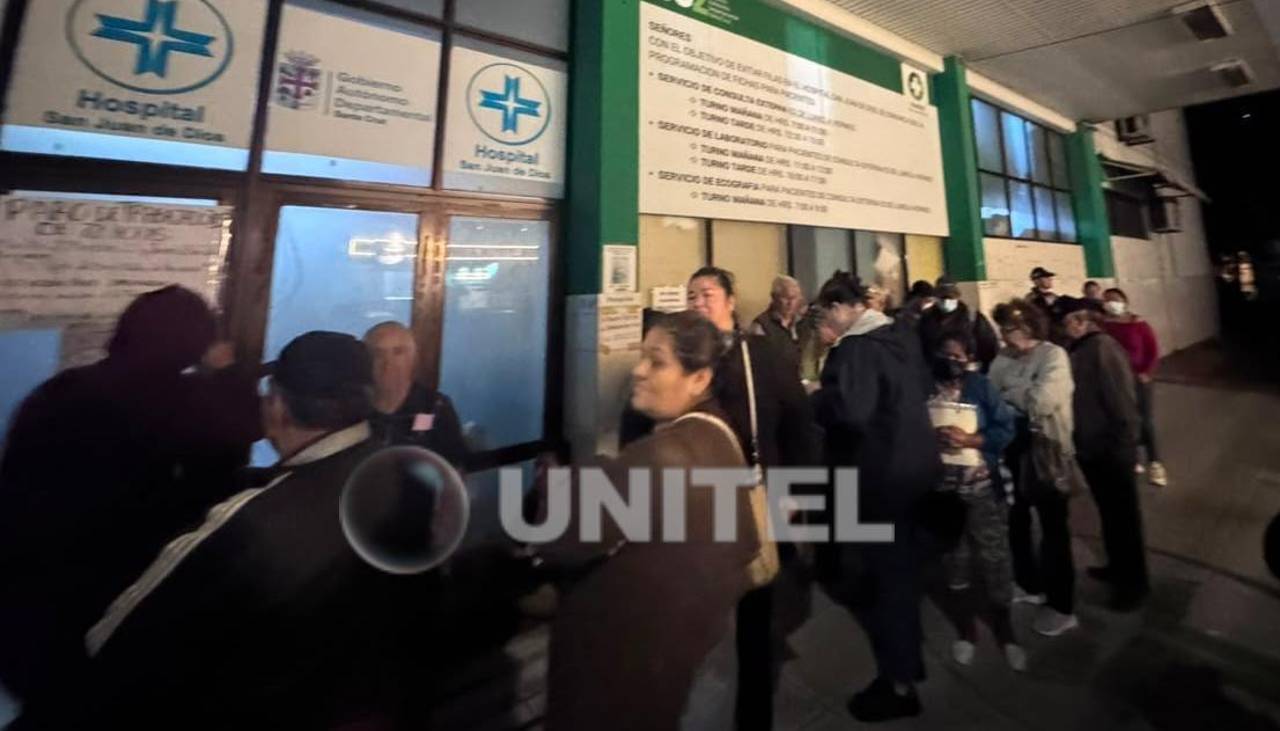 Se suspende la atención en hospitales cruceños hasta el jueves por un paro de trabajadores