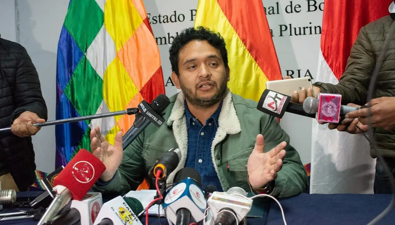 Torrico confirma la renuncia del viceministro de Hidrocarburos, Raúl Mayta