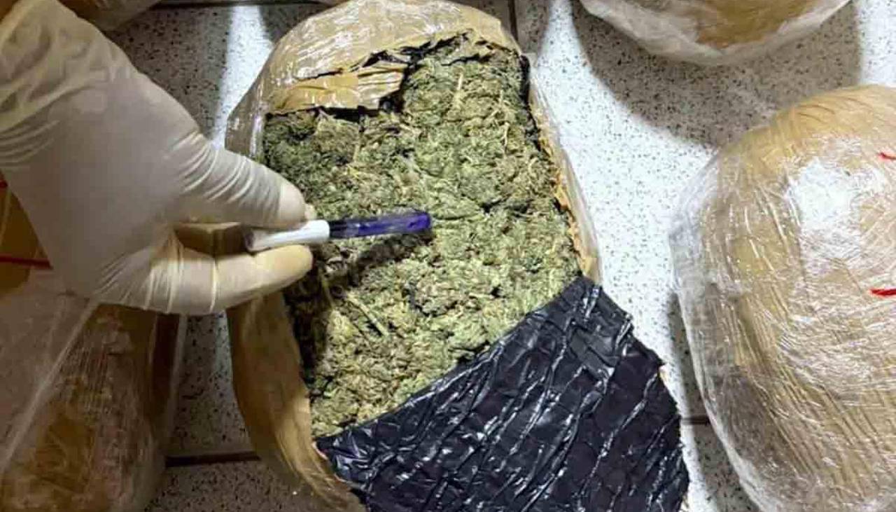 Aprehenden a un fiscal acusado de liberar a un hombre hallado con más de media tonelada de marihuana
