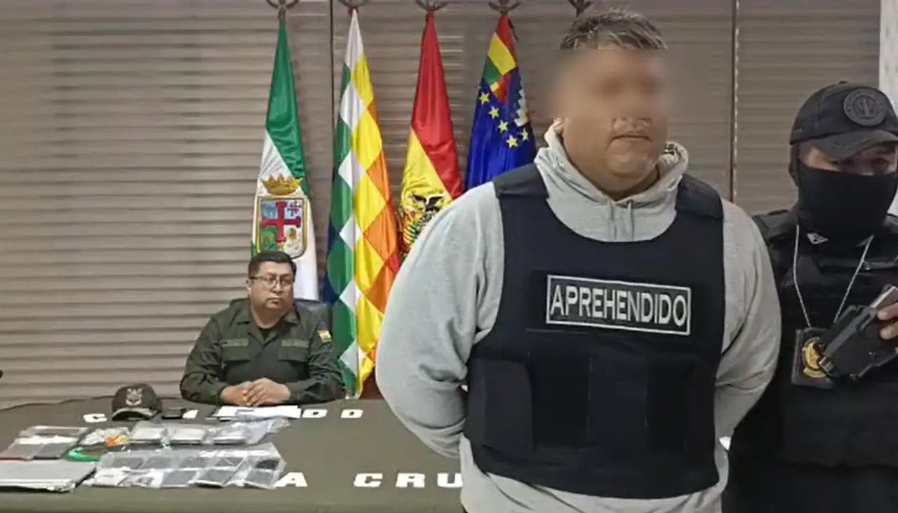 Aprehenden a acusado de subir a internet videos íntimos de cámaras de seguridad de Bolivia