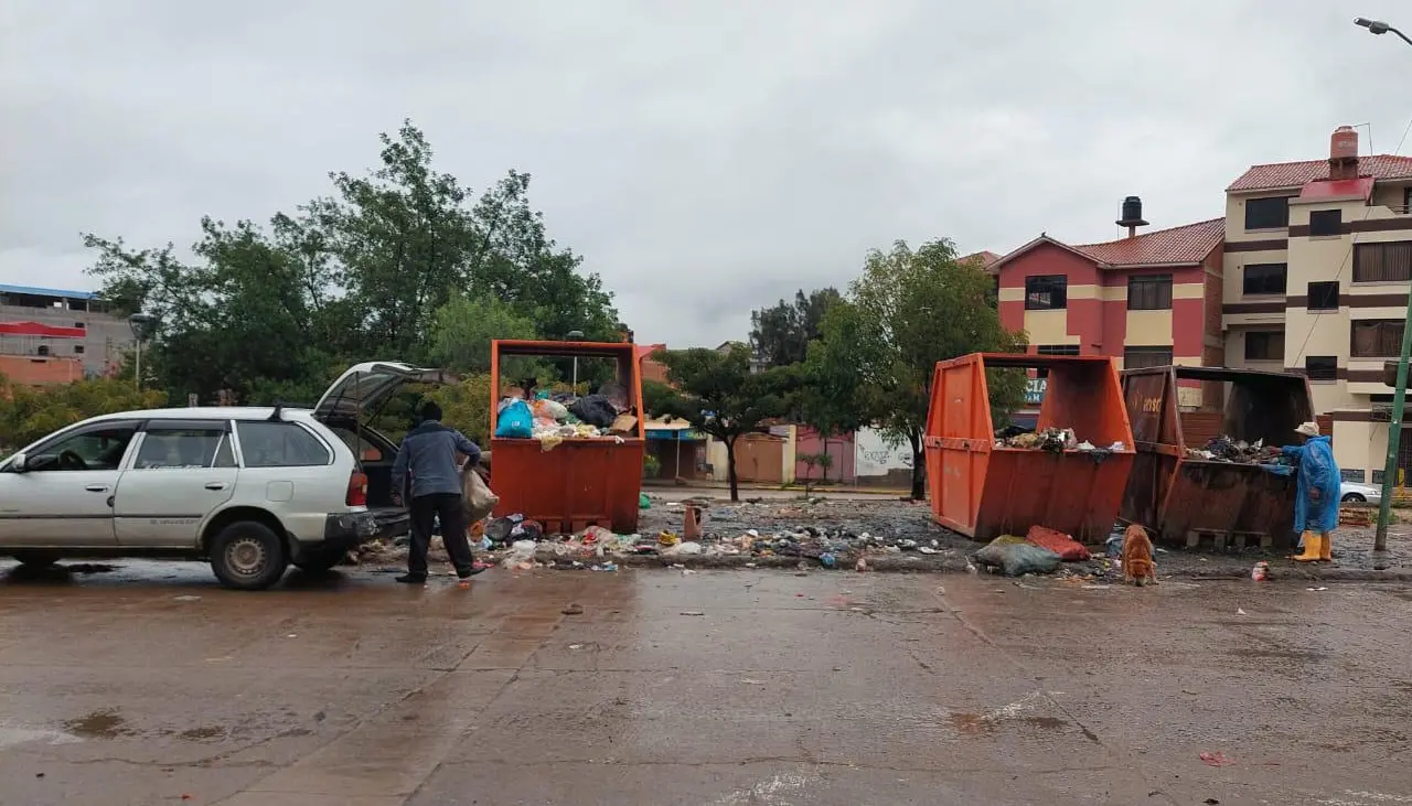 El recojo de la basura es irregular en Cochabamba y Quillacollo ante la escasez de combustible