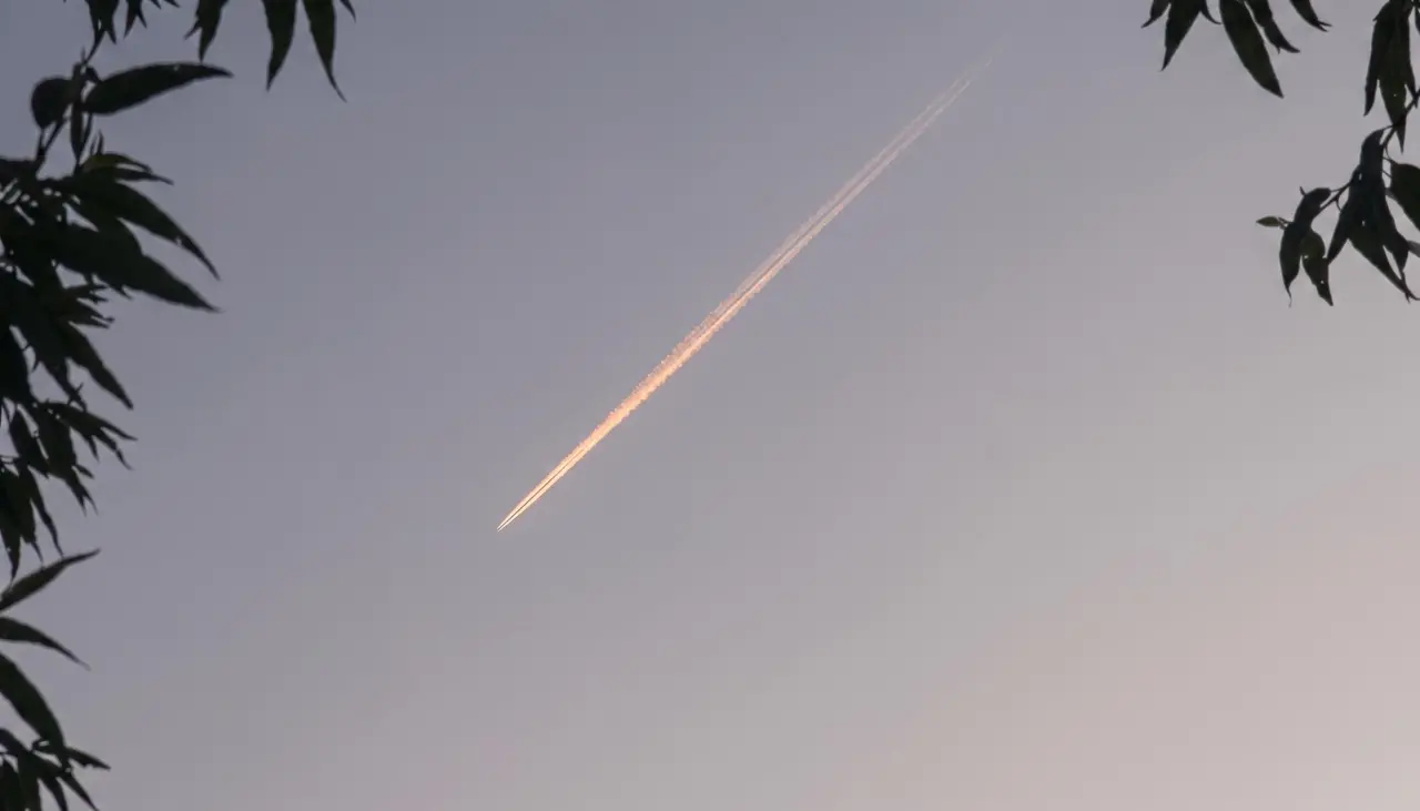 Reportan una fuerte explosión tras el avistamiento de un meteorito en un municipio de Chuquisaca