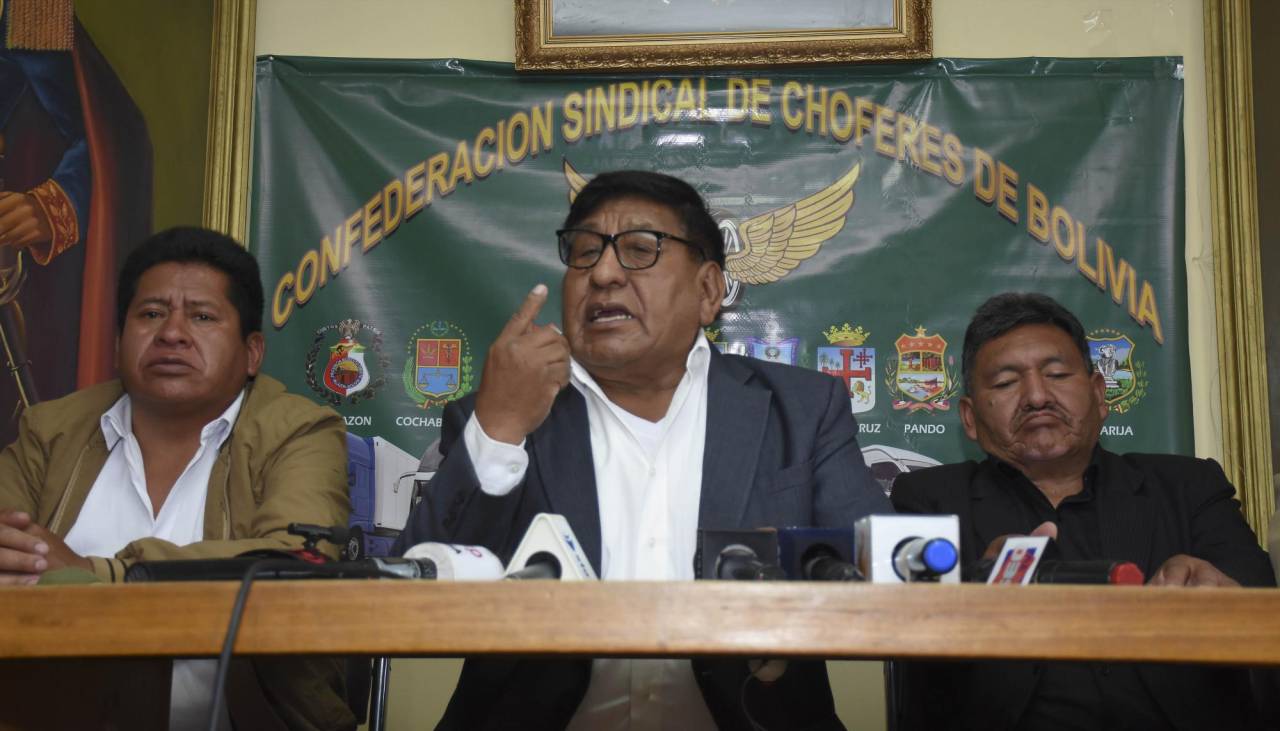 “Los reportes no son creíbles”: Choferes de Bolivia piden informe a las autoridades sobre el abastecimiento de diésel 