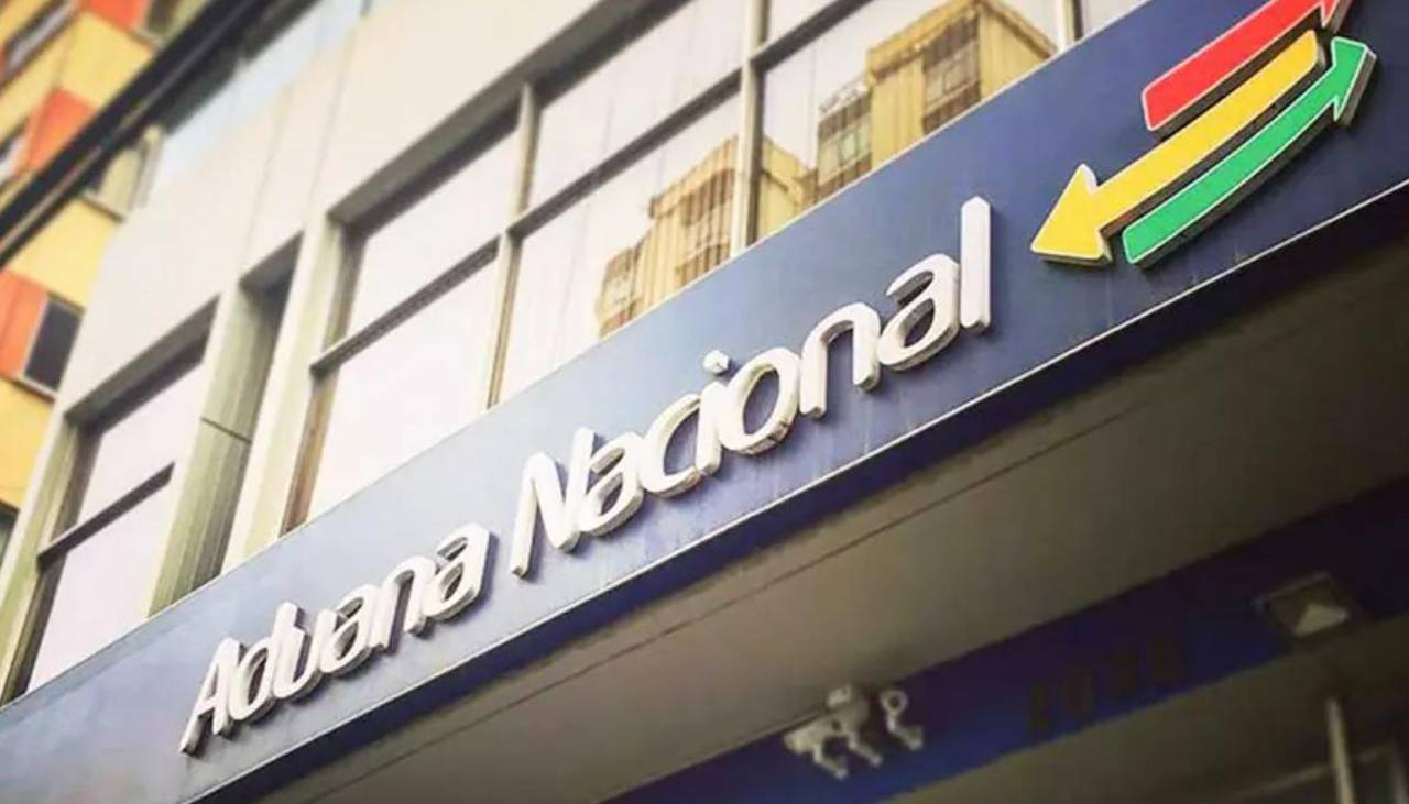 Detención preventiva para cuatro exfuncionarios de la Aduana por compra de un scanner con presunto sobreprecio