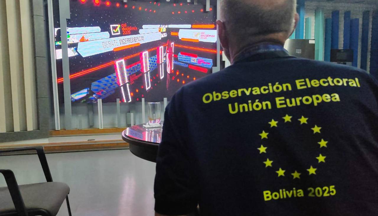 Representantes de la Unión Europea acompañan el debate de candidatos a la Vicepresidencia