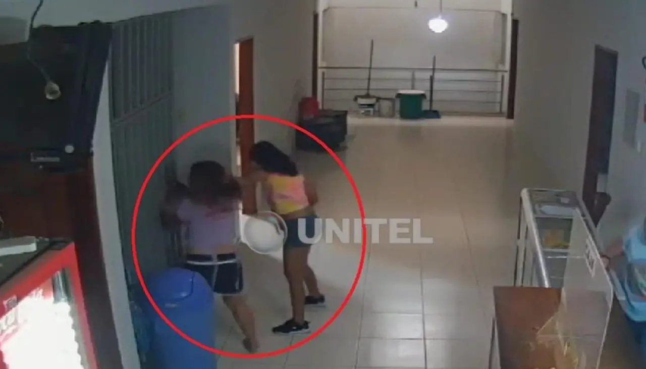 Sentencian a cuatro años de cárcel a la mujer que le cortó la cara a una periodista en un alojamiento de Santa Cruz