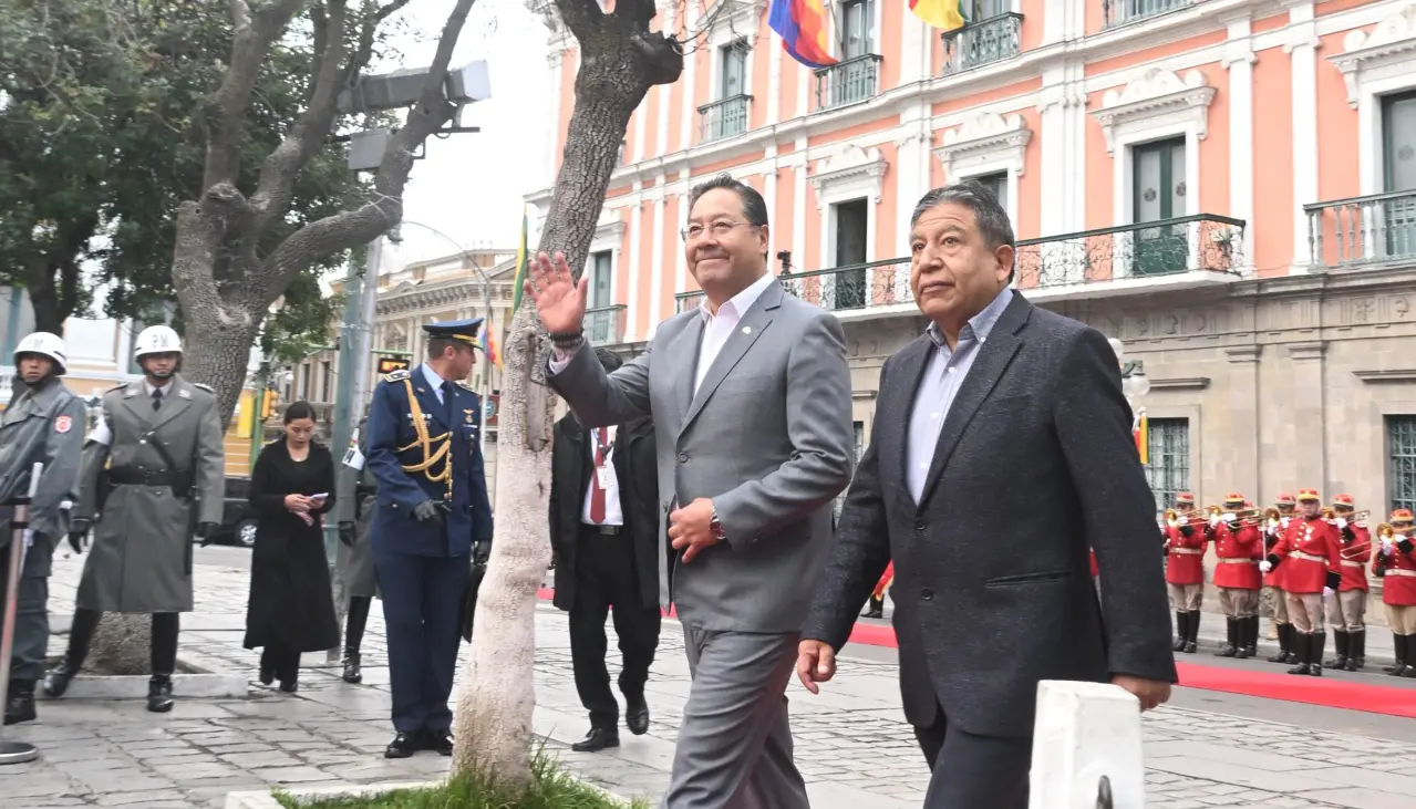 El modelo de Bolivia llegó a su fin y el nuevo gobierno recibirá una economía deteriorada, dice el Instituto Internacional de Finanzas 
