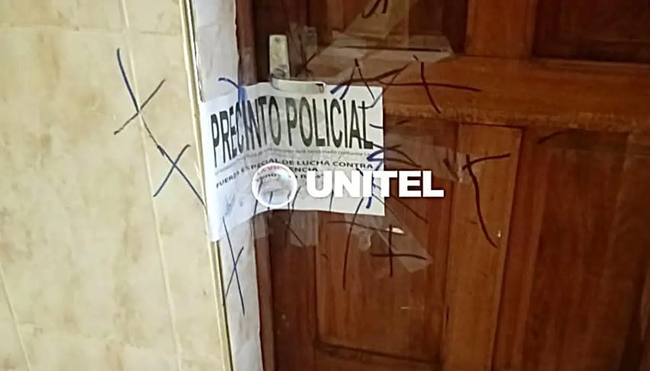 Hallan sin vida a una mujer en un alojamiento de La Paz; su cuerpo tenía cinco puñaladas, una en la mano