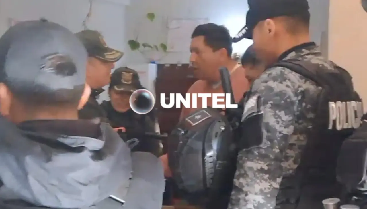 La Policía ejecuta operativo en el hotel de la COB para “secuestrar explosivos”; Argollo está en el lugar