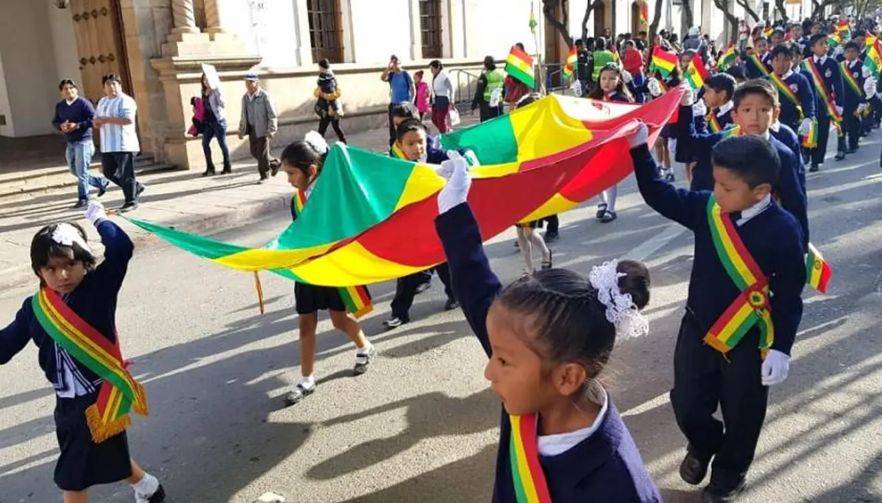 Gobierno declara doble feriado nacional el 6 y 7 de agosto por el Bicentenario de Bolivia