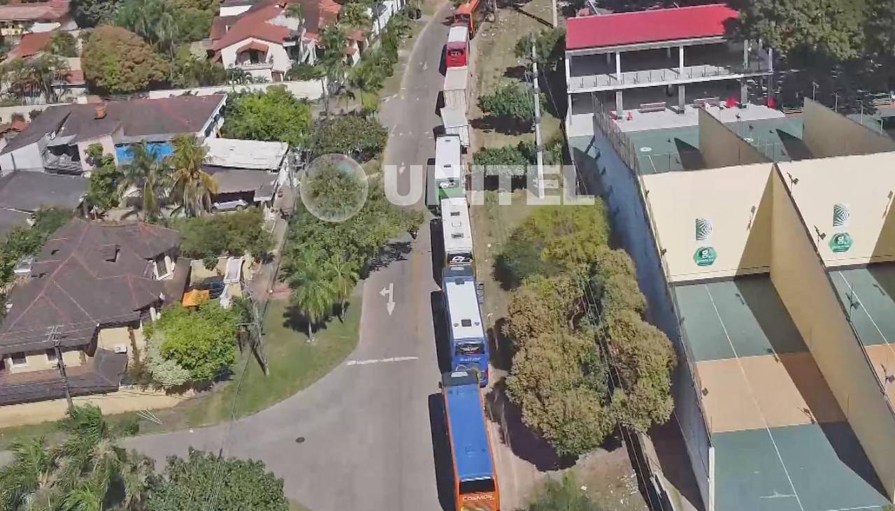Imágenes aéreas: Filas por diésel se extienden varios kilómetros en calles de Cochabamba y Santa Cruz