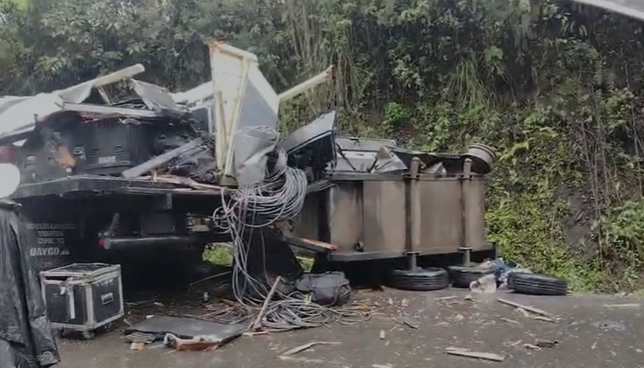 Accidente vehicular en la zona de Locotal provoca el cierre temporal de la vía Cochabamba - Santa Cruz