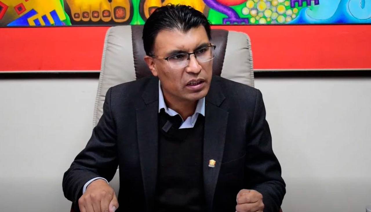 “El Gobierno no les ha dado plata”: Oviedo responde al senador Condori y lo acusa de “agitar” e incitar a los bloqueos