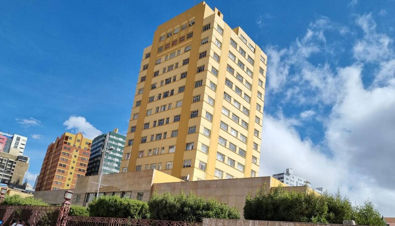 Aprehenden a decano de la UMSA por presunta corrupción; el hombre está hospitalizado