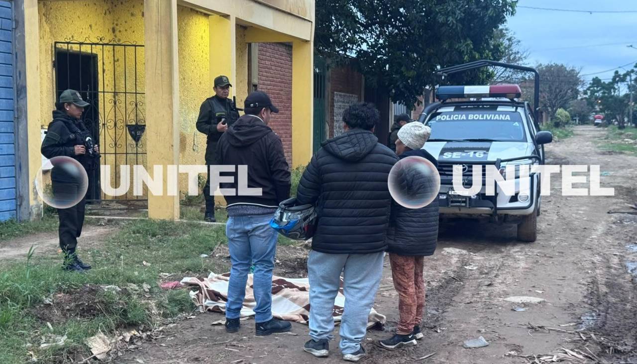 Asesinan a un hombre en plena vía pública, el cuerpo tiene al menos tres impactos de bala