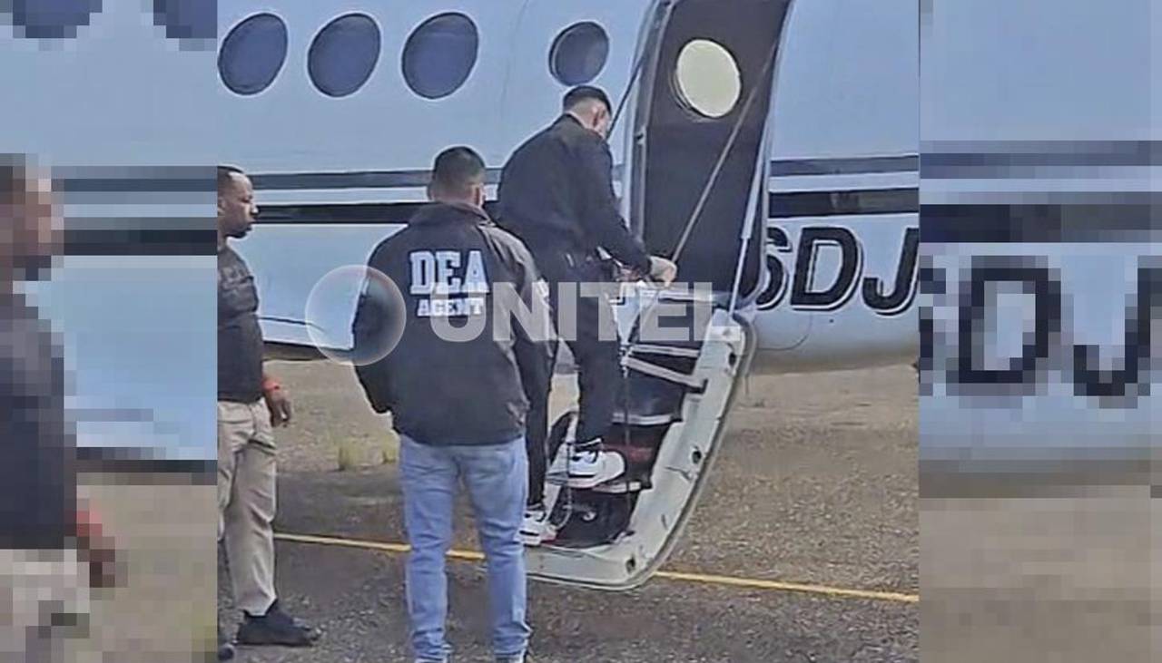Video: Enmanillado de pies y manos, así subió Sebastián Marset a un avión de la DEA para ser llevado a EEUU