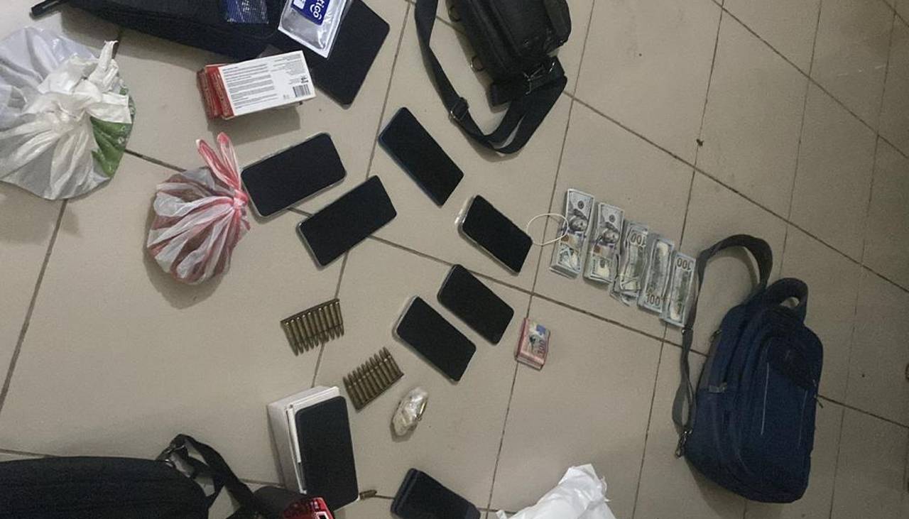 Hallan droga, dinero y armas tras allanamiento a inmueble vinculado a la organización de Marset; hay cuatro aprehendidos