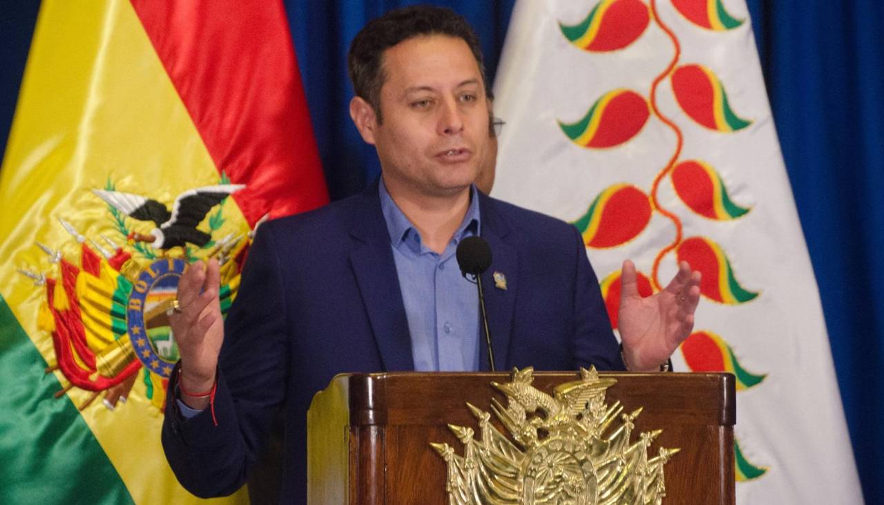 Reporte de Umopar señala que cinco aeronaves están precintadas, mientras Lara dice que fueron devueltas