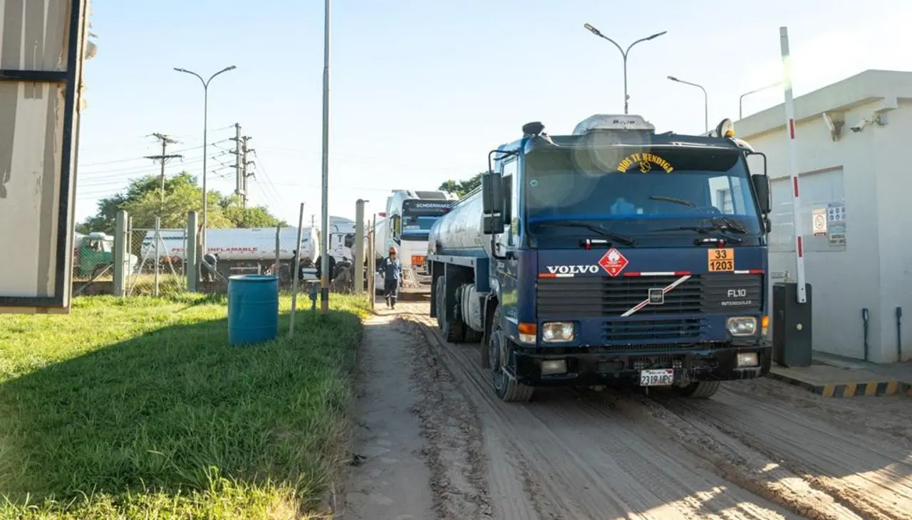 Ante reclamos del transporte en San Borja, YPFB anuncia cisternas móviles para venta directa