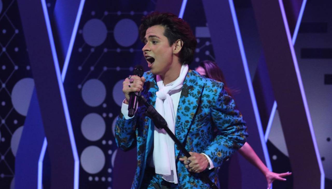 “Yo sentía que estaba escuchando el audio original”: Harry Style sorprende con una gala explosiva en el escenario 