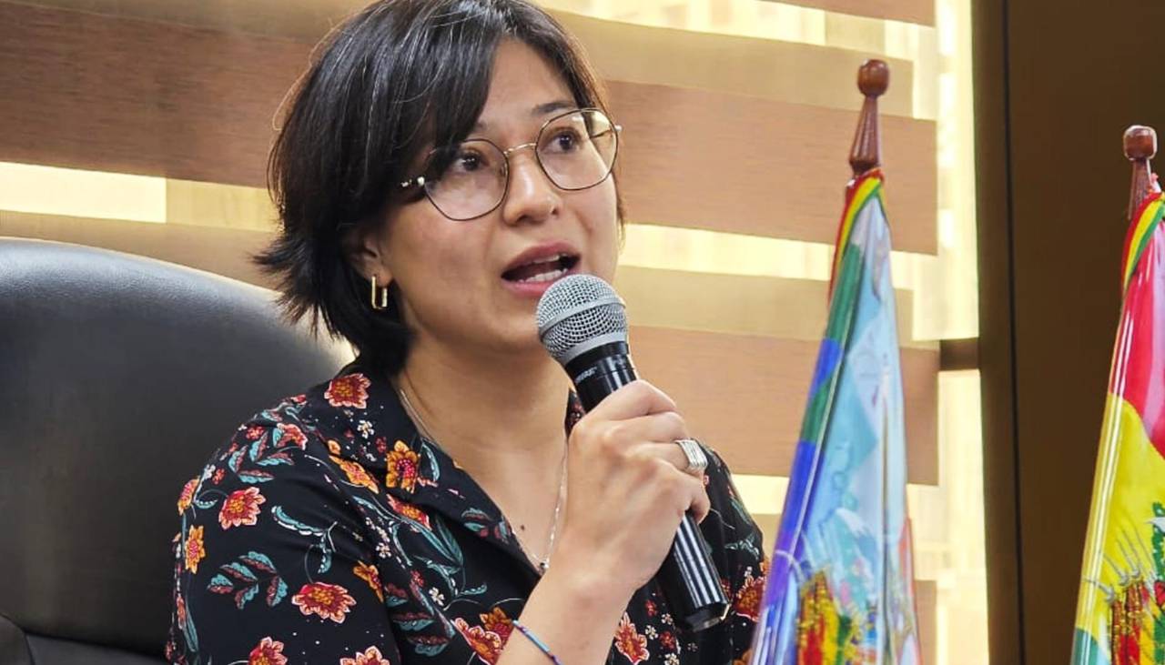 Margot Ayala renuncia a la ANH tras cuestionamientos por supuestos vínculos con el MAS