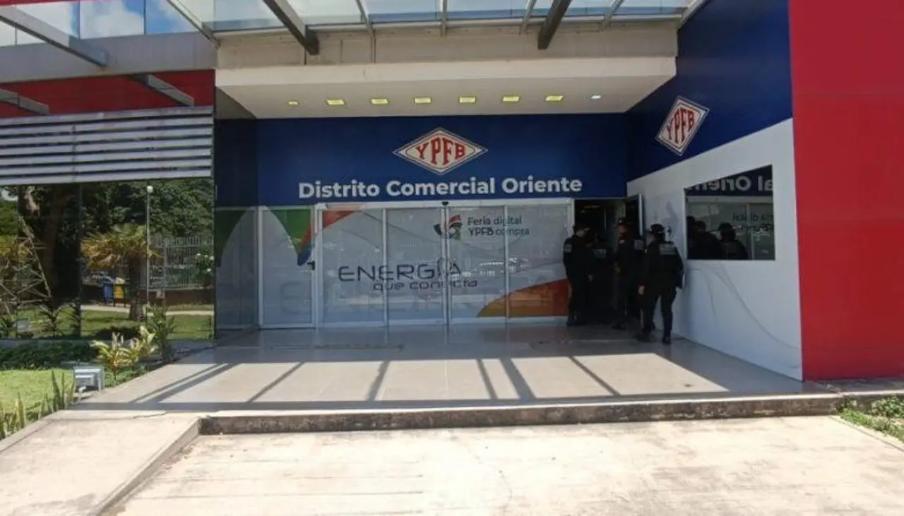 Fiscalía investiga irregularidades en contrataciones de YPFB