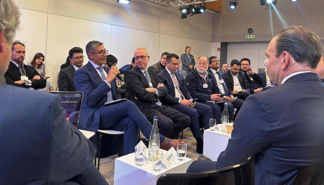 Ministro Espinoza en Davos: “La inversión privada tiene que generar movilidad social y resultados concretos”