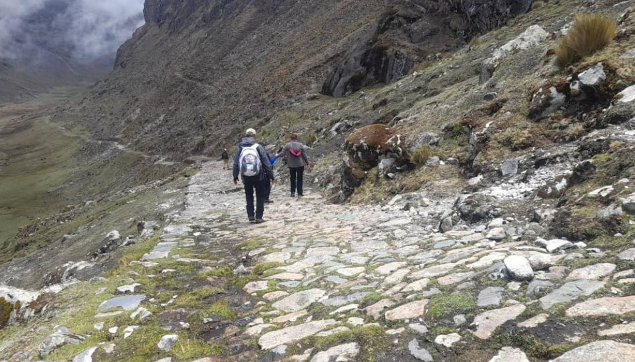 La Paz: 15 voluntarios se extravían tras auxiliar a una mujer herida en la ruta del Takesi