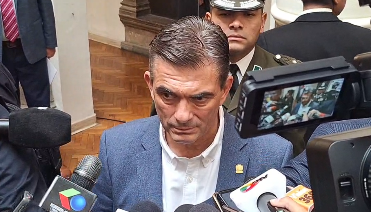 Paz confirma viaje a Europa y dice que pedirá al Legislativo una fecha para presentar el informe oral sobre su gestión