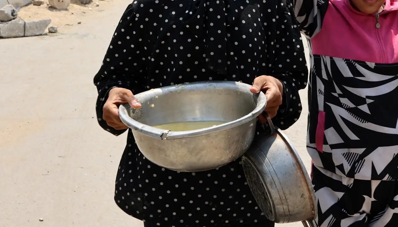 Crisis del hambre en Gaza: Uno de cada tres habitantes no come varios días, señala el Programa Mundial de Alimentos