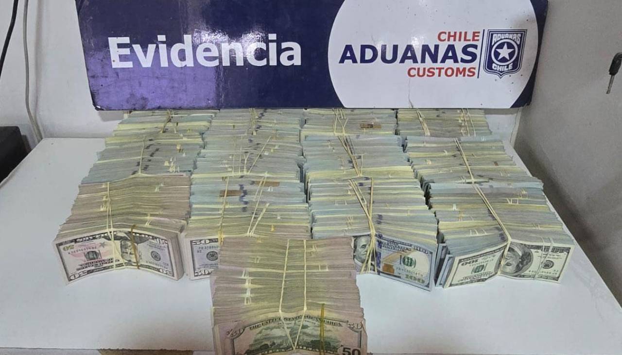 Aduana de Chile incauta más de 1 millón de dólares de un bus que salió de Bolivia